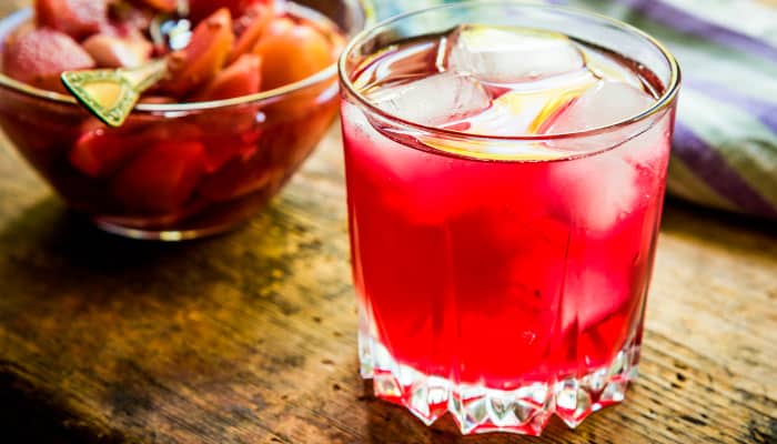 Leia mais sobre o artigo Gin Tonica com Licor Weber Haus de Frutas Vermelhas, O Poder das Frutinhas Silvestres!
