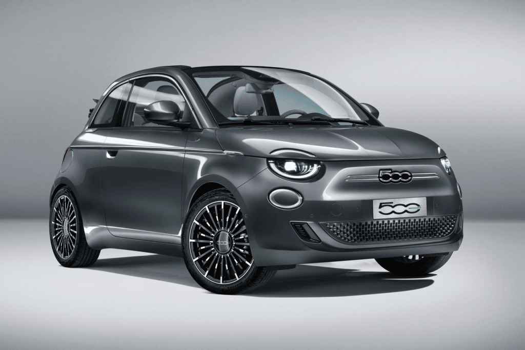 Você está visualizando atualmente Fiat 500e: vale a pena comprar um em 2022?