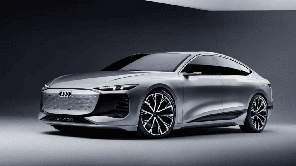 Leia mais sobre o artigo Audi e-Tron 2023: Ficha técnica, preço e novidades do lançamento