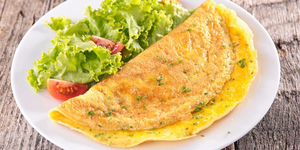 Leia mais sobre o artigo Omelete de queijo receita deliciosa e fácil de preparar para o almoço da família
