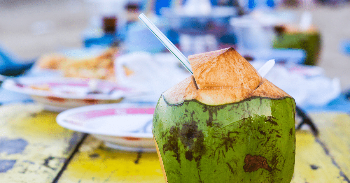 Descubra o exótico Drink Paraíso do Coco: uma experiência tropical refrescante. Explore receita, variações e curiosidades fascinantes!
