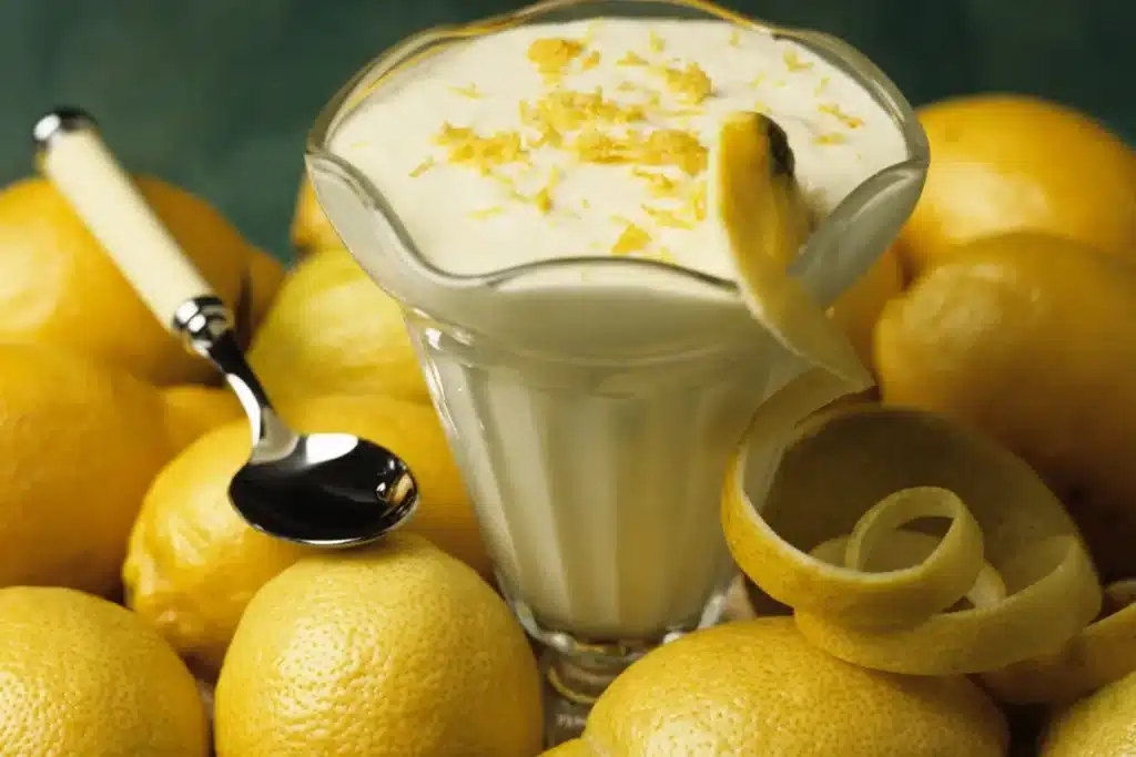 Leia mais sobre o artigo Mousse de limão. Aprenda a fazer essa delícia cítrica